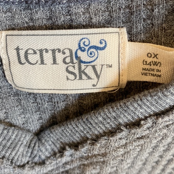 Terra & sky size 0x(14w) grey long sleeve - Picture 2 of 5